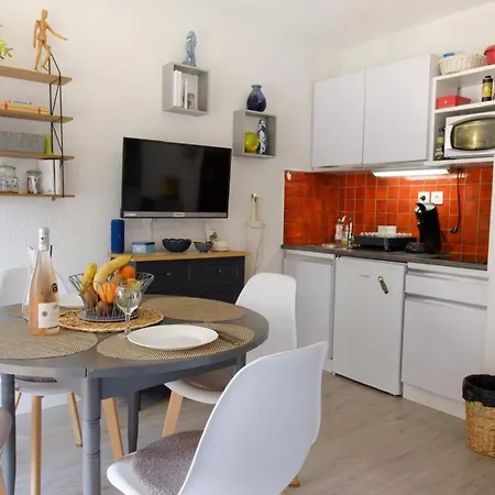 Beautiful With Sea View And Quiet Apartment